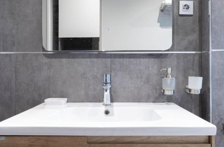 A Tan Solo 800 Metros De San Mames Apartment Bilbao Exterior photo